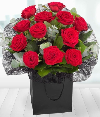 A Dozen Red Roses Gift Bag*